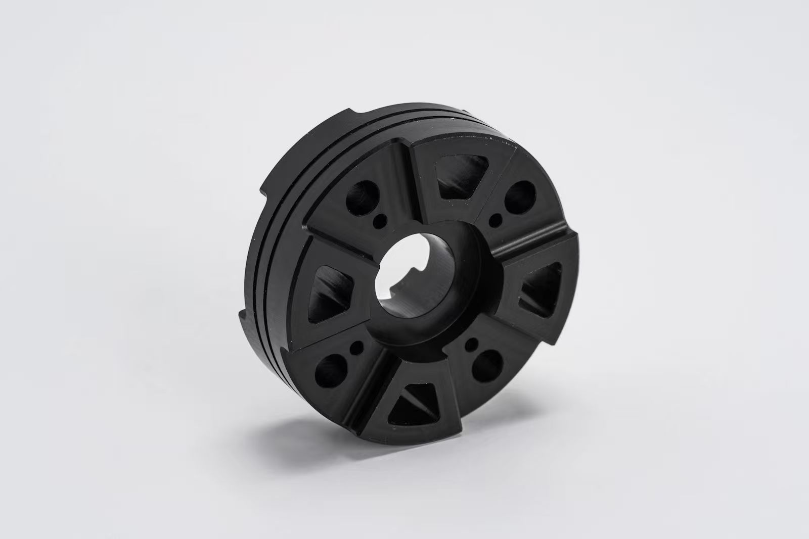 Qu'est-ce que le Delrin (POM-H) et quelles sont ses propriétés matérielles ?